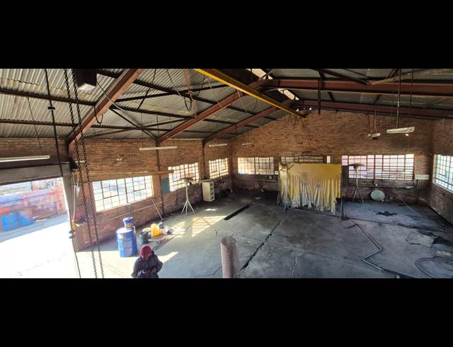 250M² WAREHOUSE TO LET IN ANDERBOLT