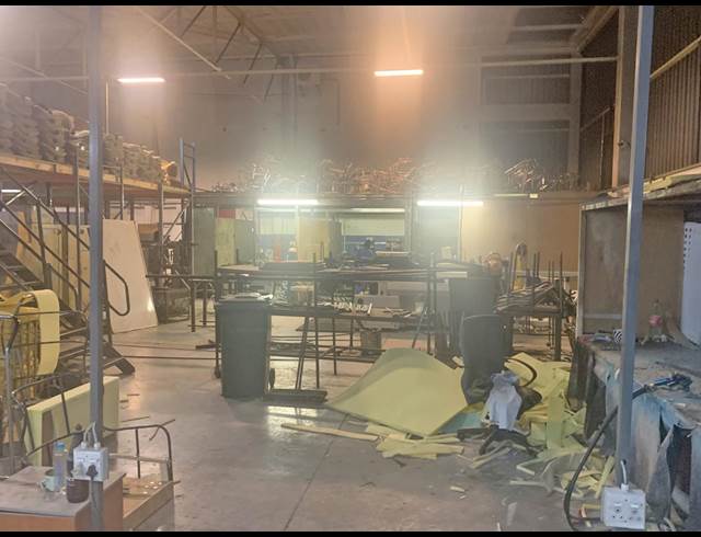 1,600M² WAREHOUSE TO LET IN BENROSE