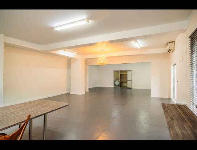 185M² BUSINESS TO LET IN GLENVISTA
