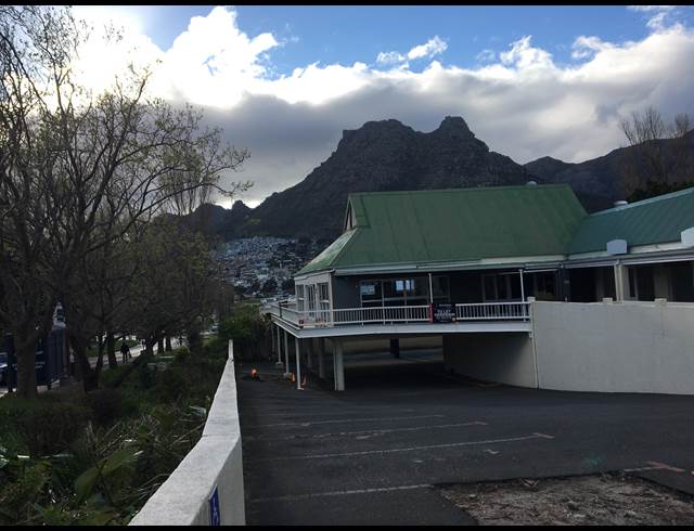 30M² RETAIL RENTED IN HIGH CONSTANTIA