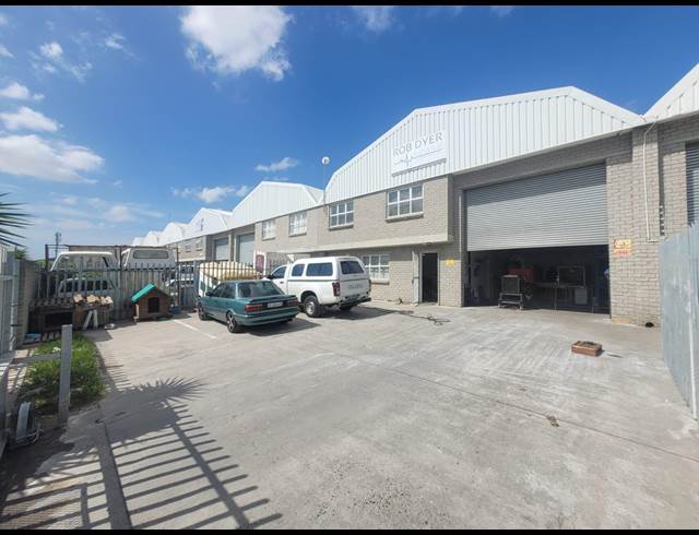 320M² WAREHOUSE TO LET IN RACING PARK