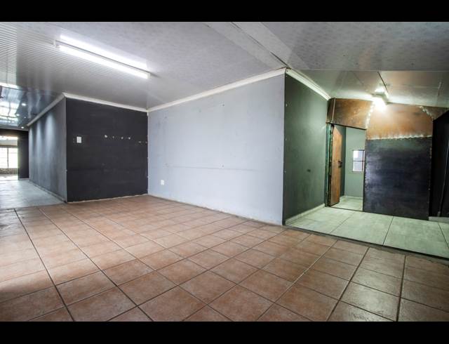 1,500M² INDUSTRIAL YARD TO LET IN COMMERCIA