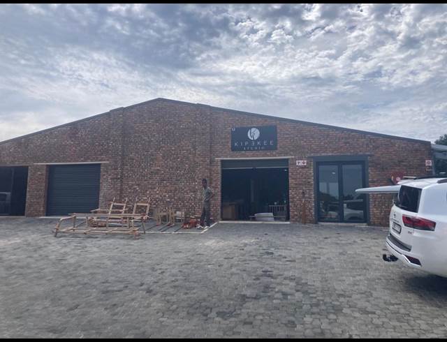 300M² MINI FACTORY TO LET IN UMHLALI