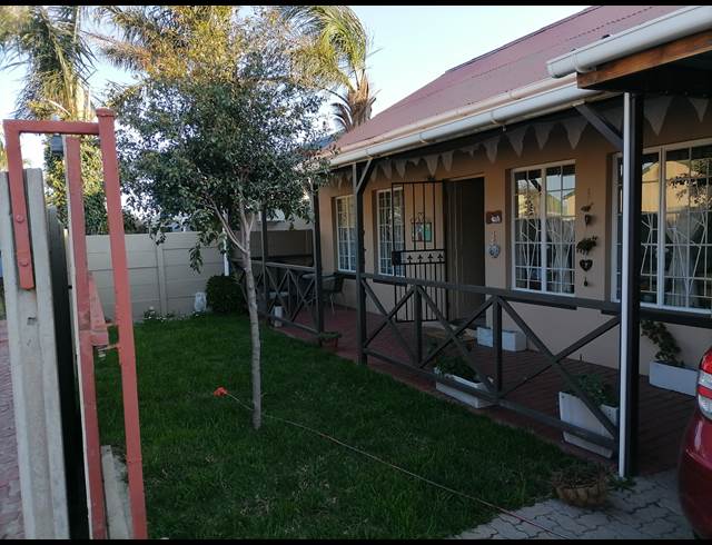 2 bed property to rent in WORCESTER WEST