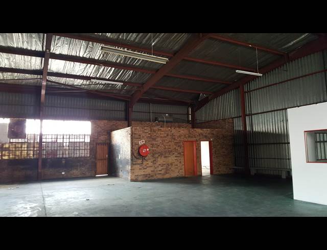 380M² WAREHOUSE TO LET IN SEBENZA