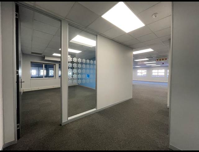 594M² OFFICE TO LET IN SANDTON CENTRAL
