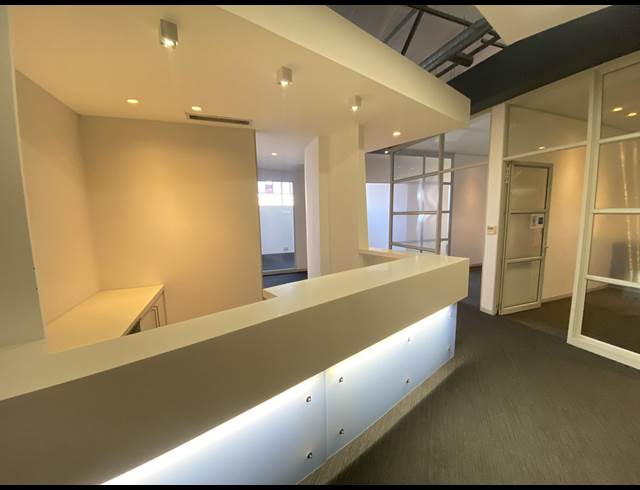 942M² OFFICE TO LET IN WOODSTOCK