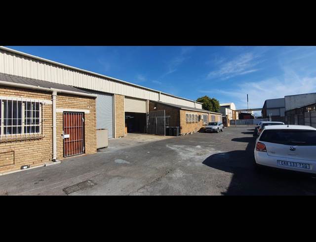 600M² WAREHOUSE TO LET IN EPPING INDUSTRIAL