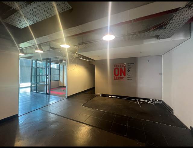 1,305M² OFFICE TO LET IN ROSEBANK