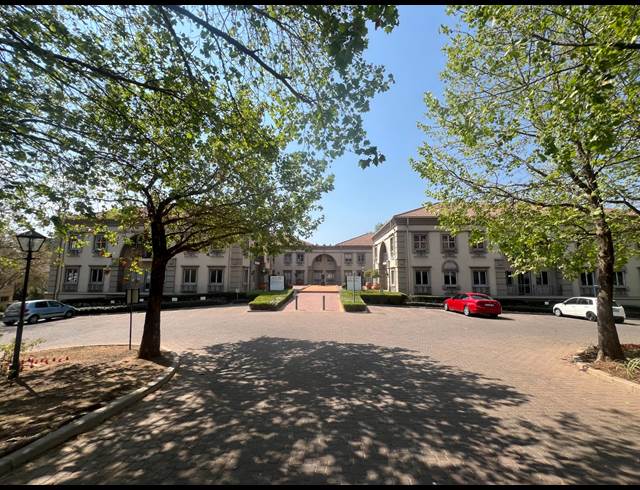 249M² OFFICE TO LET IN HYDE PARK