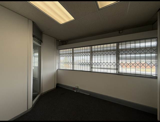 87M² OFFICE TO LET IN WYNBERG