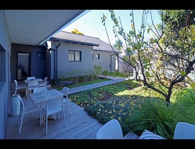 55.60M² BUSINESS TO LET IN PARKMORE