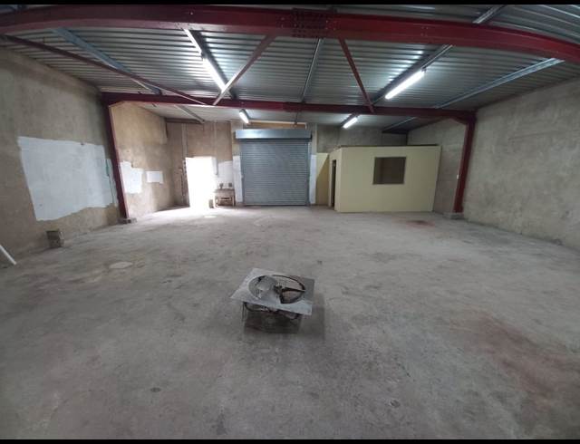 121M² WAREHOUSE TO LET IN PARLOCK