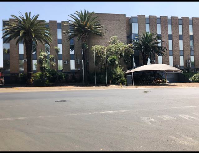 6,162M² OFFICE TO LET IN ISANDO