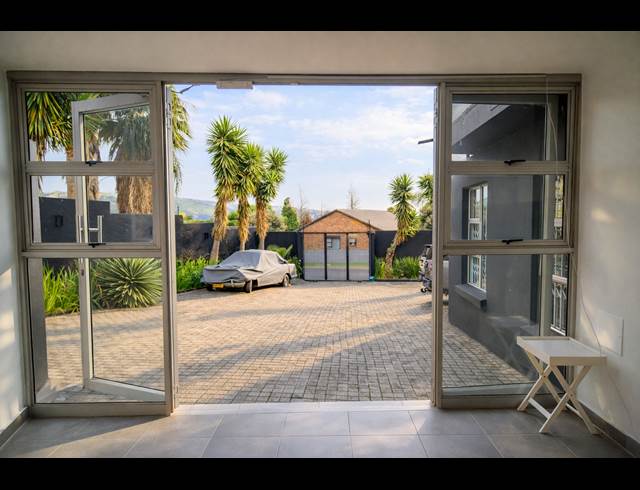 185M² BUSINESS TO LET IN GLENVISTA