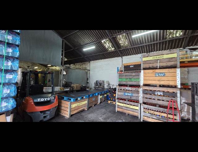 315M² WAREHOUSE TO LET IN CHARLESTON HILL
