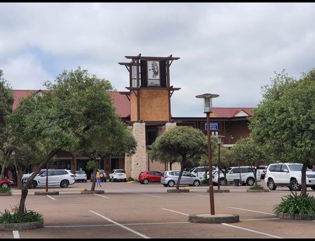 221M² RETAIL TO LET IN MORELETA PARK