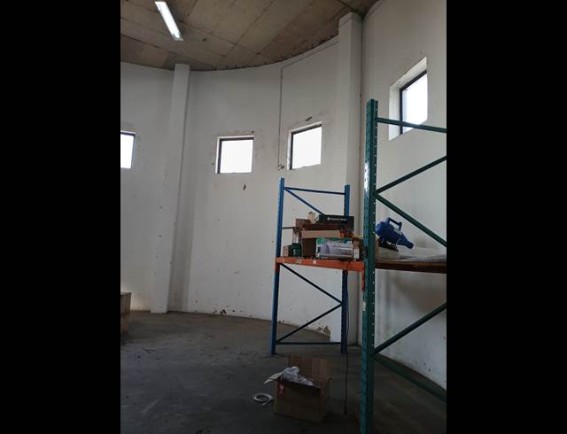 900M² WAREHOUSE TO LET IN RIVERHORSE VALLEY