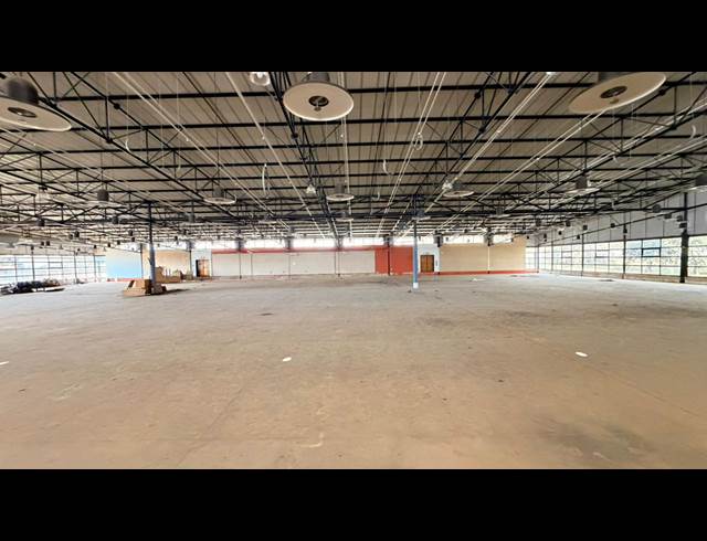 1,400M² WAREHOUSE TO LET IN ROSSLYN