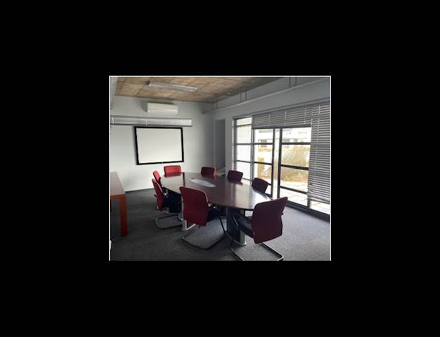 2,413M² WAREHOUSE TO LET IN CAPRICORN