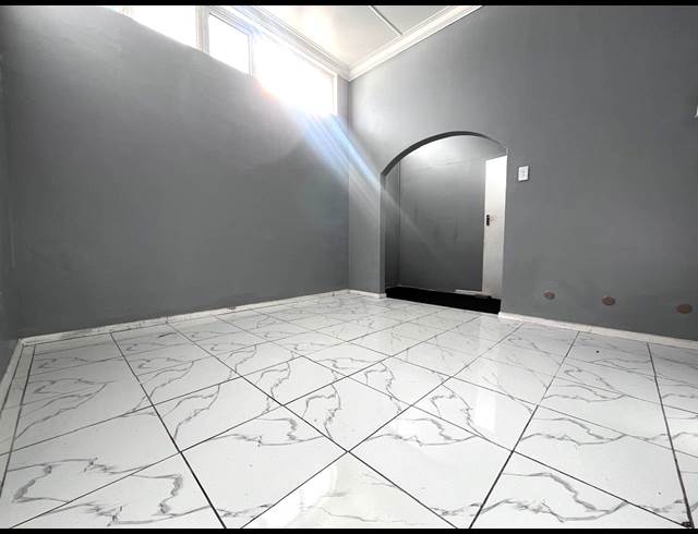 38M² OFFICE TO LET IN BEREA