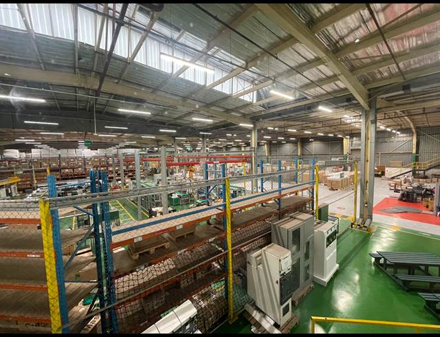 11,924M² WAREHOUSE TO LET IN HALFWAY HOUSE