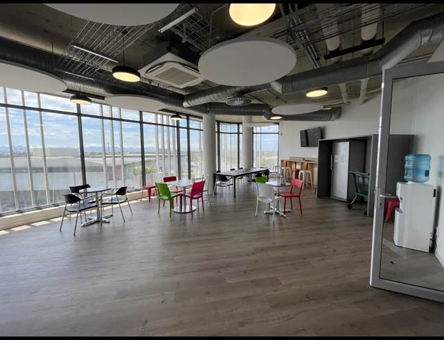 1,135M² OFFICE TO LET IN CENTURY CITY