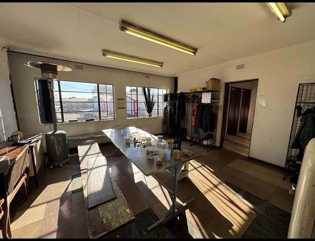 1,313M² WAREHOUSE TO LET IN ROBERTVILLE