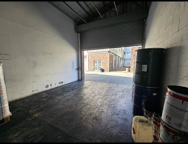 560M² WAREHOUSE TO LET IN BELLVILLE SOUTH INDUSTRIA