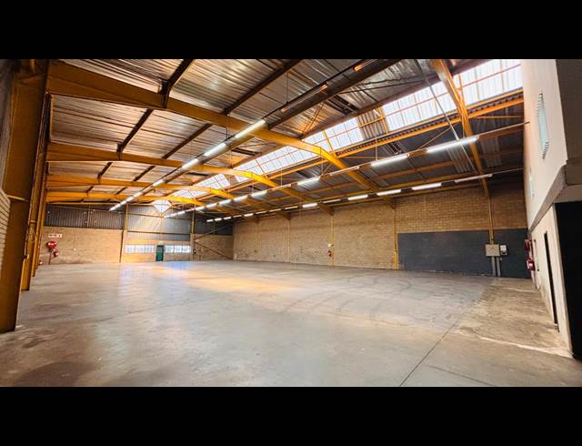 986M² WAREHOUSE TO LET IN ROBERTVILLE