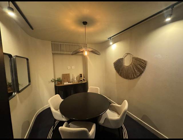 327M² SHOWROOM TO LET IN KRAMERVILLE