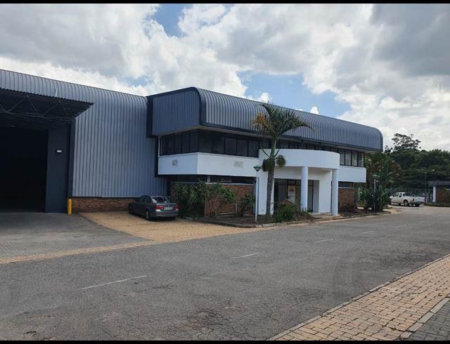 1,369M² WAREHOUSE TO LET IN NEW GERMANY