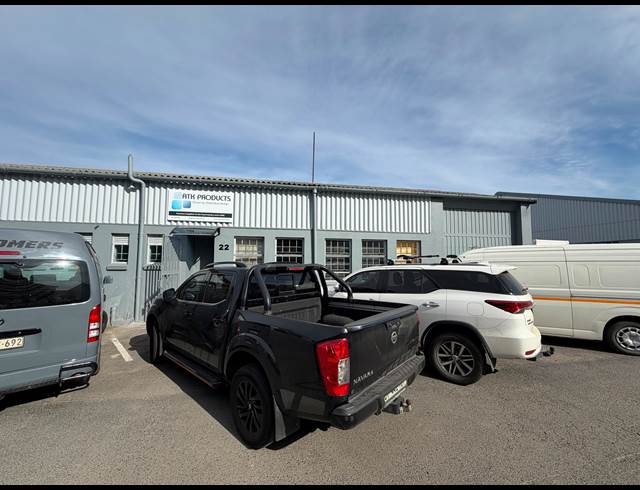255M² WAREHOUSE TO LET IN STIKLAND INDUSTRIAL