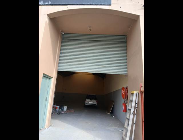 283M² WAREHOUSE TO LET IN BRIARDENE