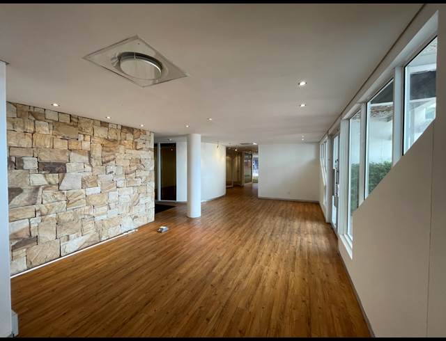 977M² OFFICE TO LET IN WATERFRONT