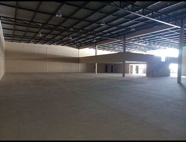 1,309M² WAREHOUSE TO LET IN POMONA