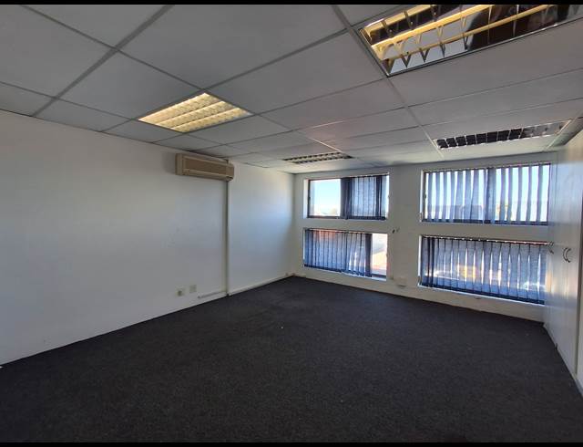 275M² BUSINESS TO LET IN VINCENT