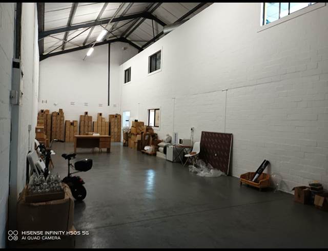 294M² WAREHOUSE RENTED IN CAPRICORN