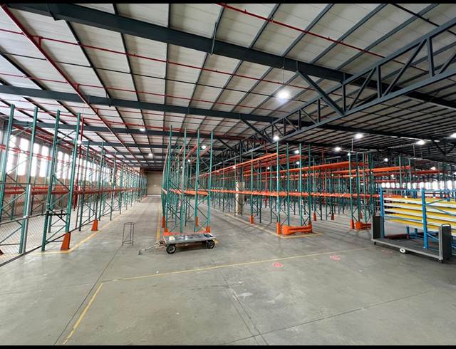 7,487M² WAREHOUSE TO LET IN STRIJDOMPARK