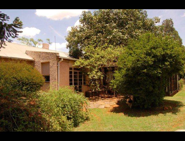 3 bed property to rent in WILLOW PARK MANOR