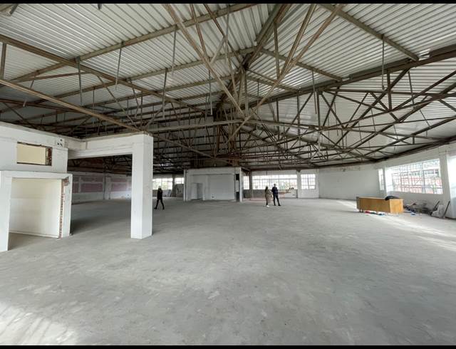 1,600M² OFFICE TO LET IN GARDENS