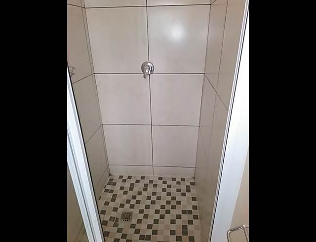 2 bed property to rent in WOODSTOCK