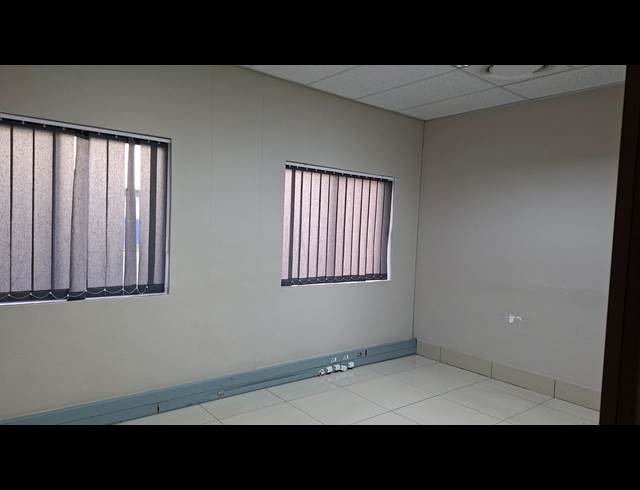 78M² OFFICE TO LET IN SONHEUWEL