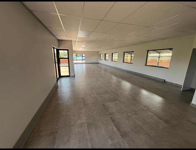 3,200M² WAREHOUSE TO LET IN WITHOK ESTATE
