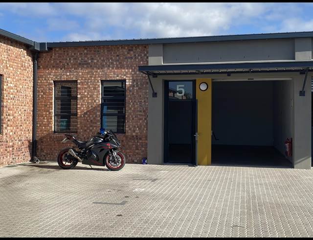 113M² MINI FACTORY TO LET IN OTTERY