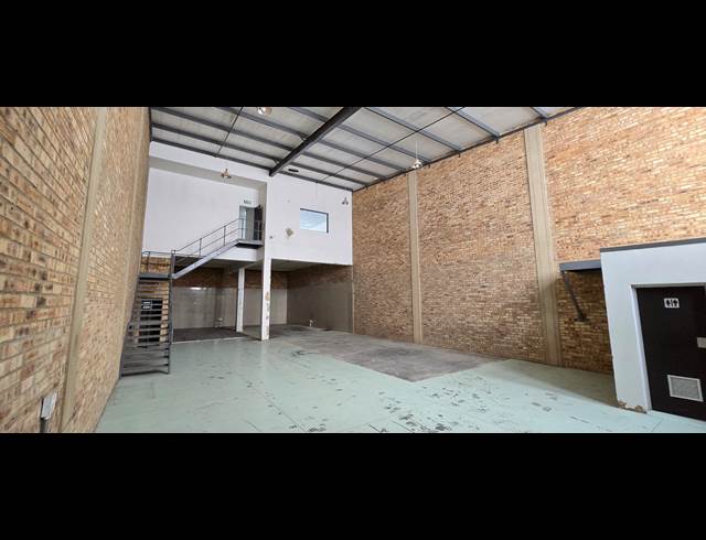 517M² WAREHOUSE TO LET IN NORTH RIDING