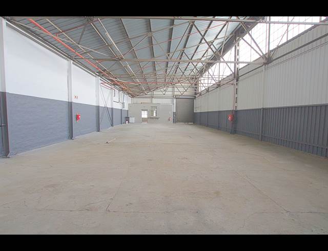 352M² WAREHOUSE TO LET IN CITY DEEP