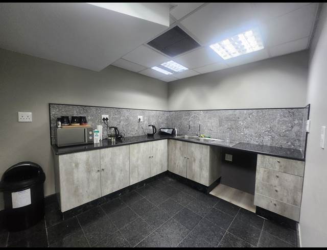 230M² OFFICE TO LET IN BEDFORDVIEW
