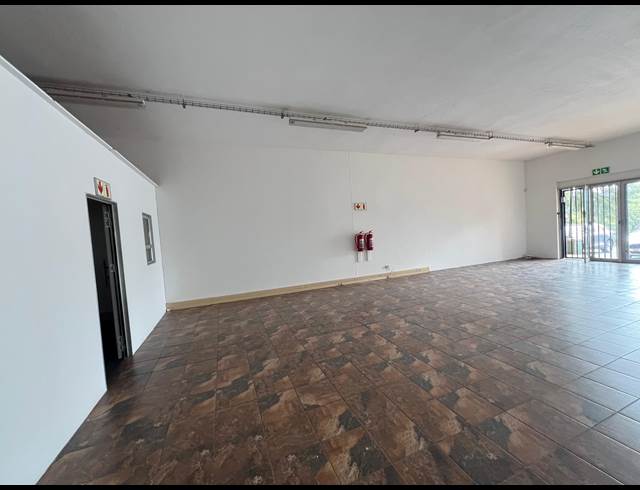 112M² RETAIL TO LET IN LASER PARK
