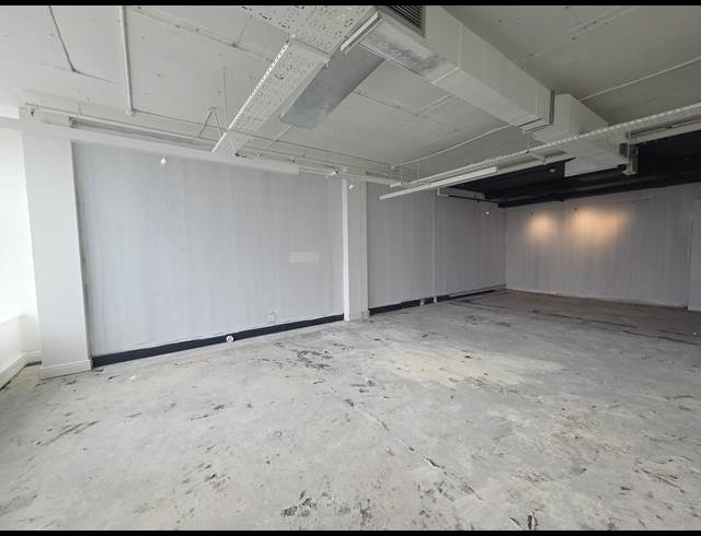 336M² OFFICE TO LET IN SEA POINT